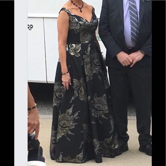 Prom or MOB Gown - Picture 4 of 16